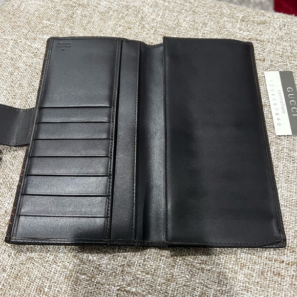 Authentic Gucci Wallet - Picture 4 of 14